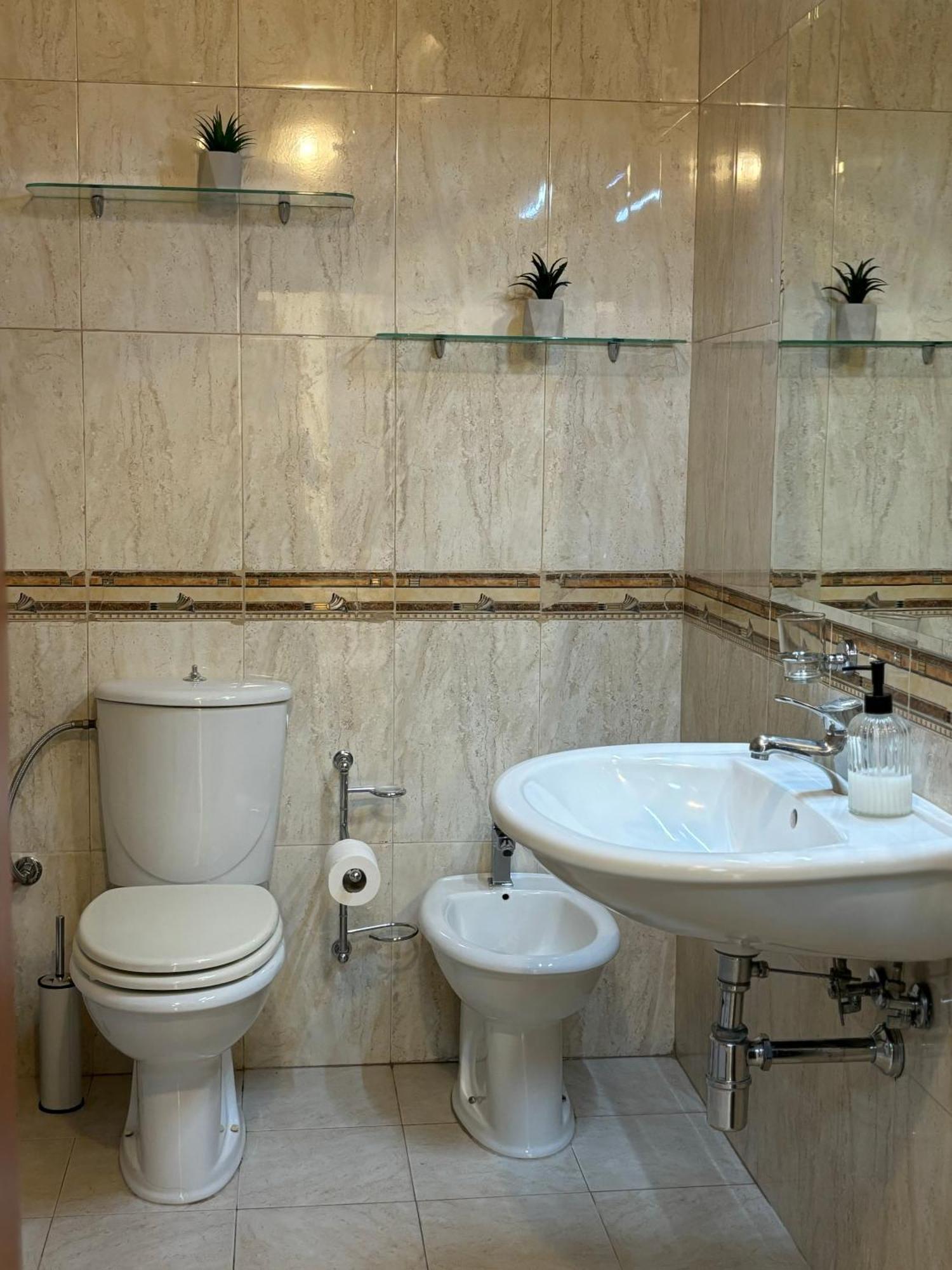 Apartment Tam 2bdr Center Taiwan *